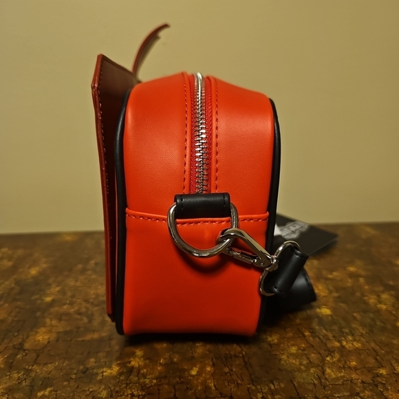 Loungefly Universal Beetlejuice Graveyard Sign Crossbody Bag NWT - Picture 5 of 6